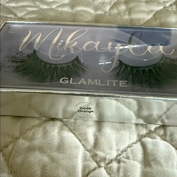 Mikayla X Glamlite Lashes — Black - Picture 2 of 2